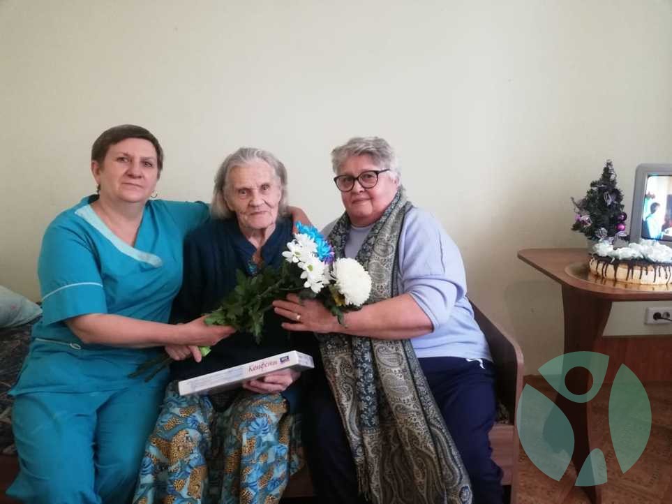 Дом престарелых г. Красноярск: Поздравляем с Днём рождения Корзун Нину Дмитриевну